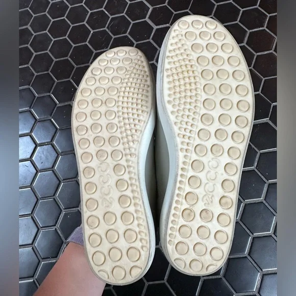 Sage Green Ecco Leather Sneakers - Picture 4 of 4